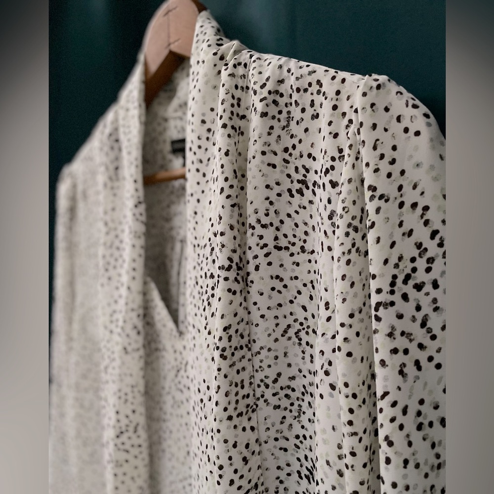 Size S Banana Republic Top with Black & Gray Dots